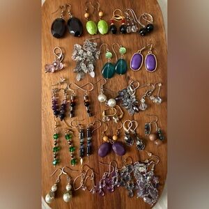 Lot of 25 Dangling Earrings Pierced Gemstone Acrylic Silver Tone Gold Craft